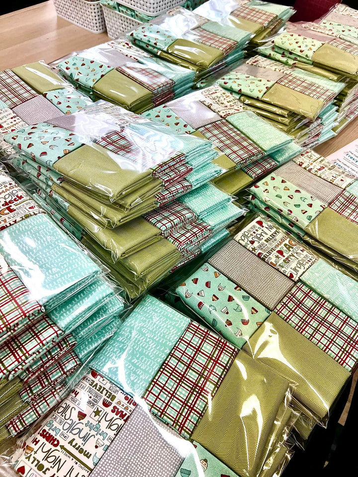 Exclusive Fabrics for Fabric Fan Club Members - November 2022- Frosty Wishes